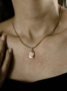gold heart pendant necklace