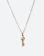Load image into Gallery viewer, Carolina Vintage Key Necklace